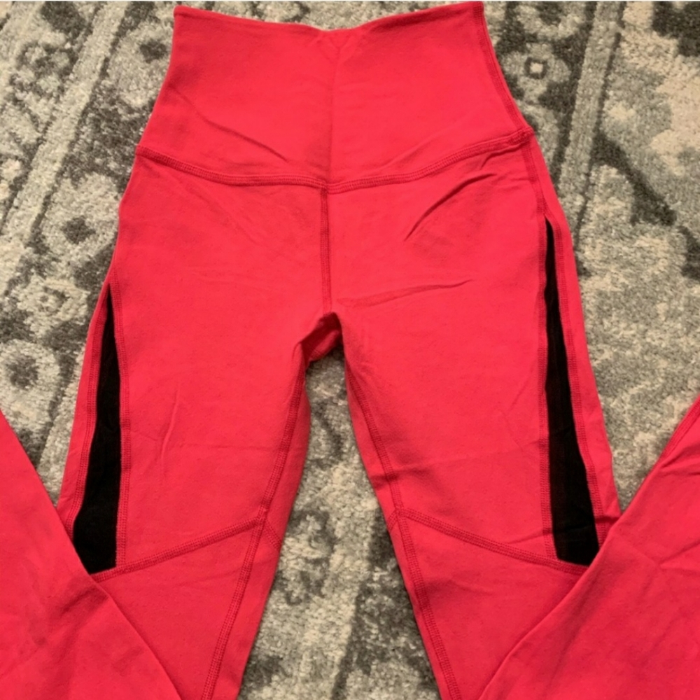 🔥 HOT PINK BEYOND YOGA LEGGINGS